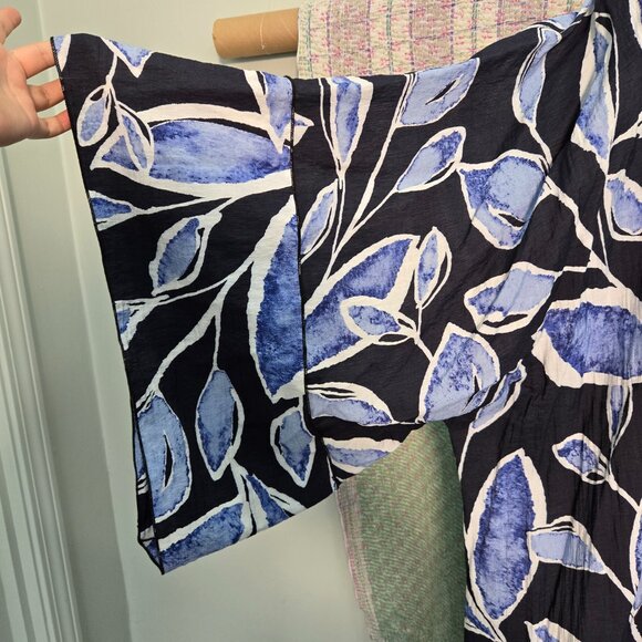 K-O.ME Handmade Linen Long Jacket With Blue Leaf Pattern - Picture 5 of 6